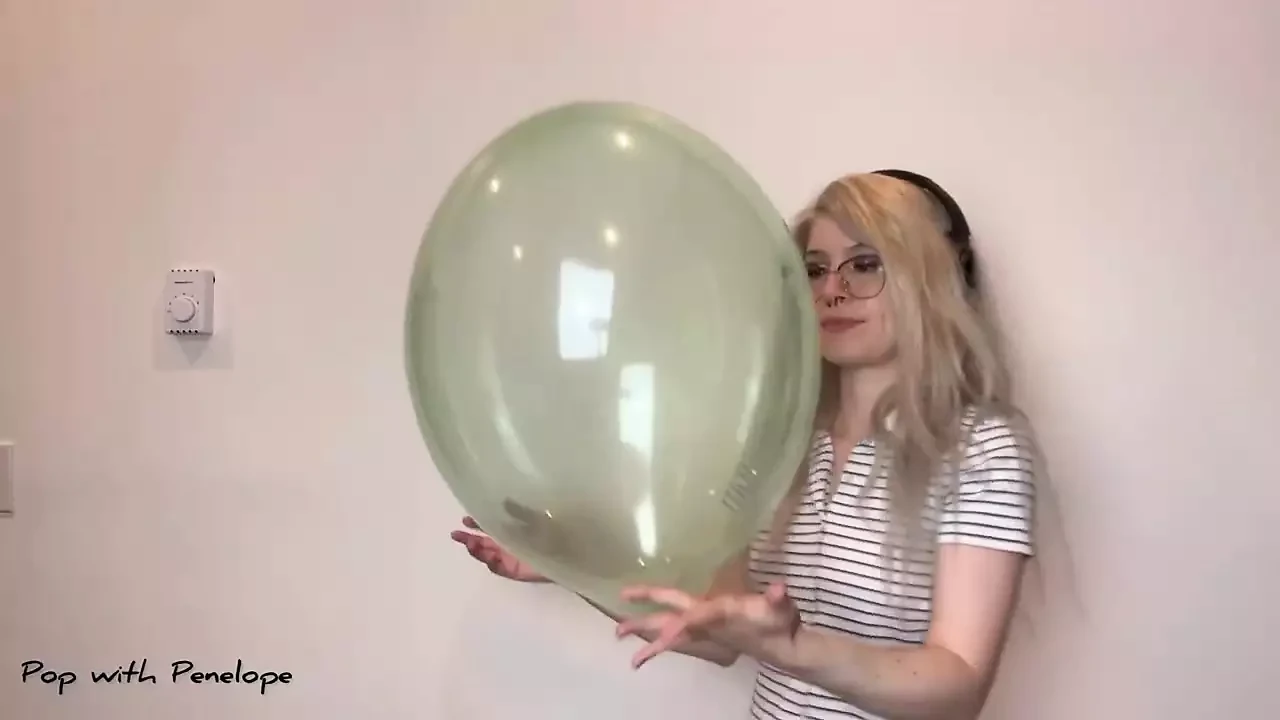 Blow to Pop and Nail to Pops! (14’’ Crystal Soap Belbals)