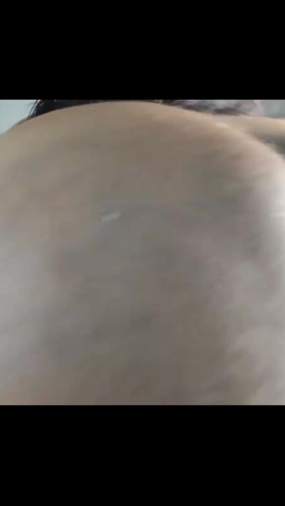 私の大きな胸を見て