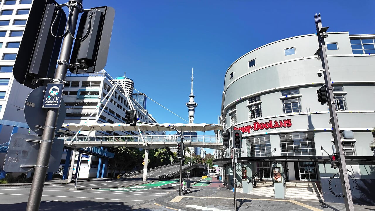 Auckland CBD And A Dildo Fuck In The Shower