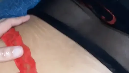 DELIKLERINI PARÇALıYOR