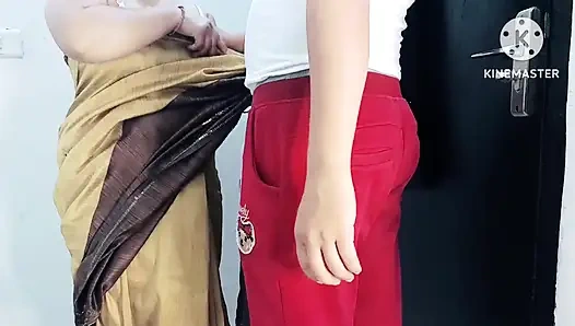 Горничную жестко трахает его владелец на хинди