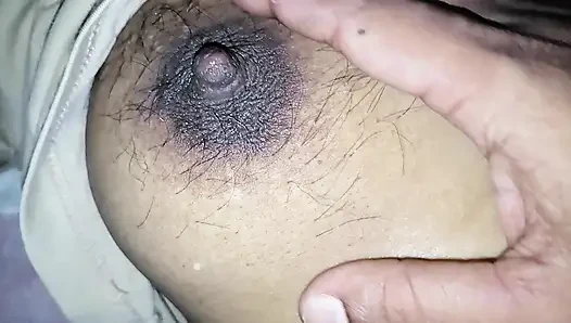 Asyalı desi ateşli evli kadın güzel vücutlu küçük memeler ve sıkı amcık