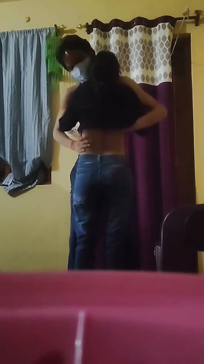 Hintli genç aşıklar seks yapıyor