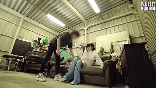 Tatlı gözlüklü tatlılar tembel bir günde sonsuz gulp mutluluk içinde sıcak damlaların tadını çıkarıyor -bölüm.2