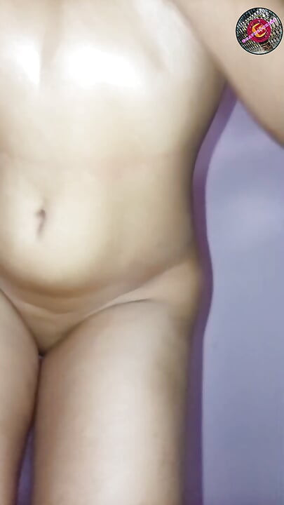 Isteri tetek besar Sri Lanka