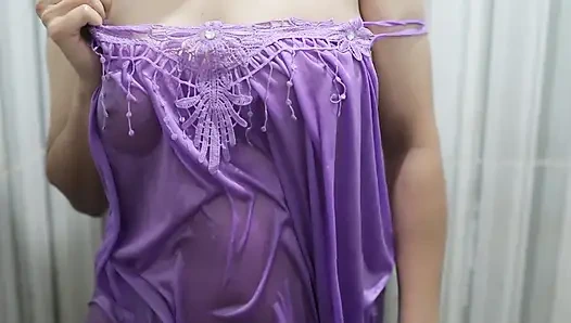 Kurviges indisches mädchen massiver arsch eingeölt massage im doggystyle in Satin