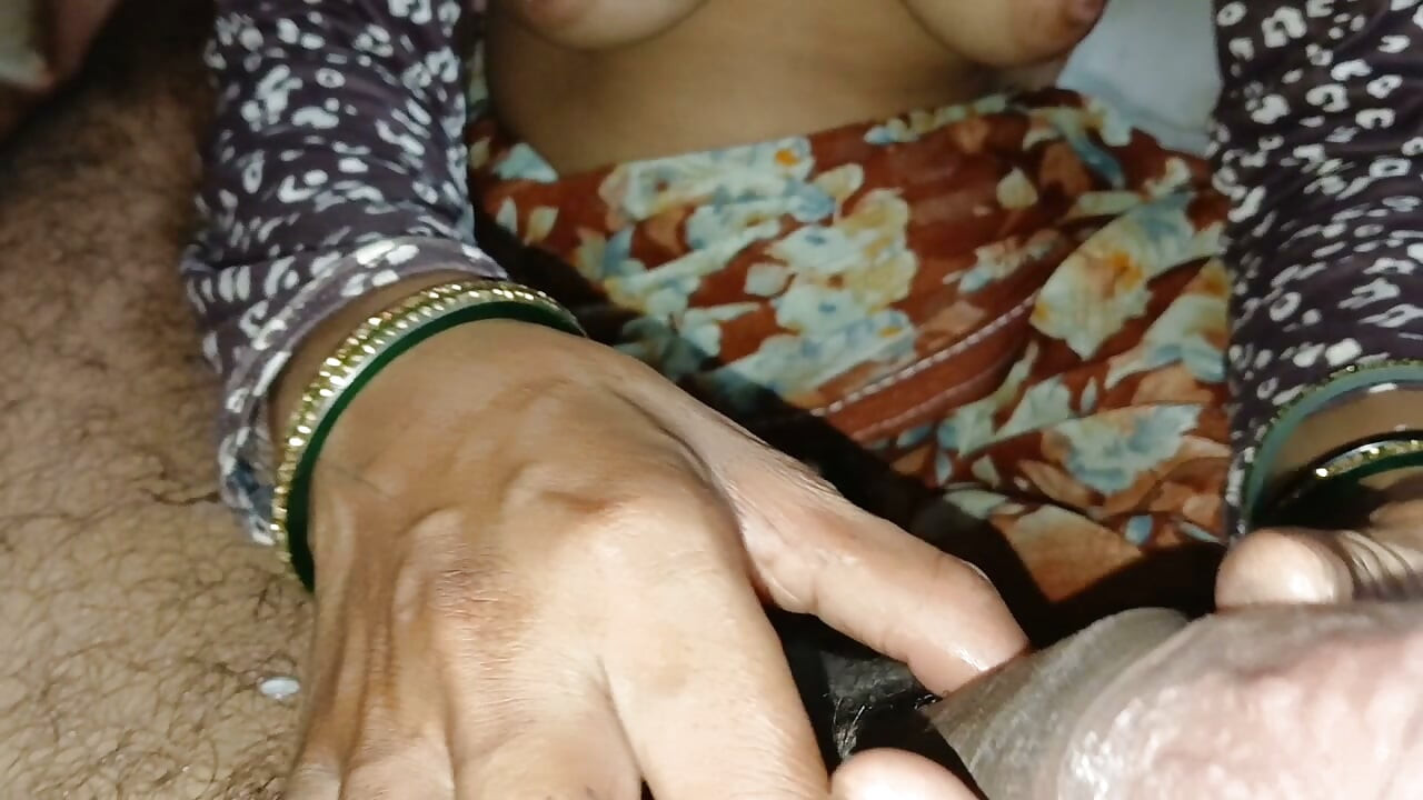 義妹の口の中にクリームをたっぷり入れて中出しもした