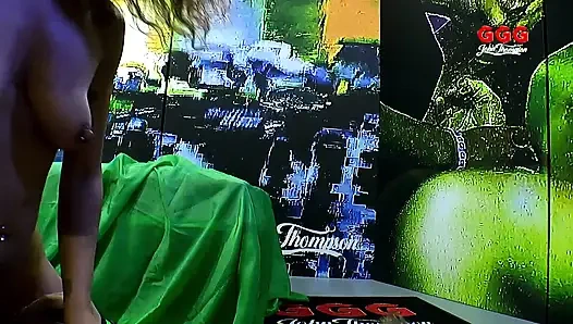 Lia Louise Büyük Yaraklardan Korkmaz Vahşi Emiyor Ve Sikişiyor