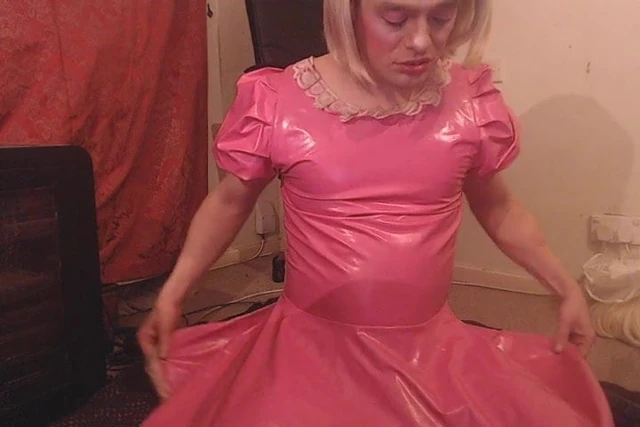 Pathetic Sissy Sits On Vibe