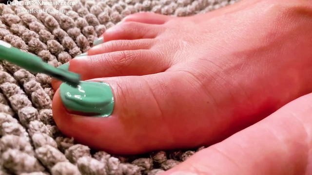 Fresh nails - Polished nails - Mint nails - Beauty Care - footfetishfashion