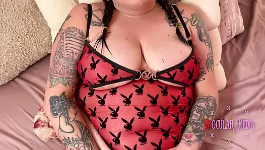 Aksi hot lesbian cewek hot dengan vibrator rose yang lagi sange sampai dicrot di dalam