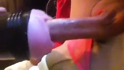 İki erkek bir kadın boşalıyor