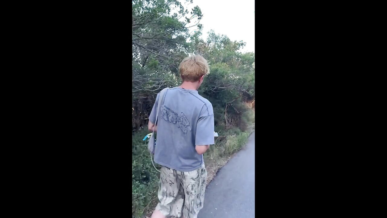 Guy with Big Cock Fuck Cute Twink's Tight Ass