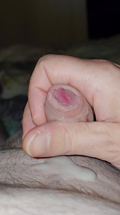 Squirting sur le lit 😍