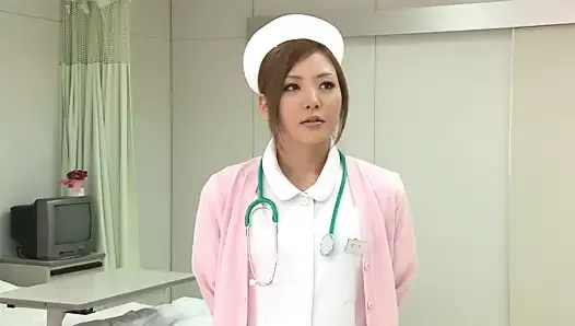 日本人看護師が病院のベッドで中出し！