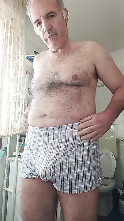 Una corrida en el baño antes de salir
