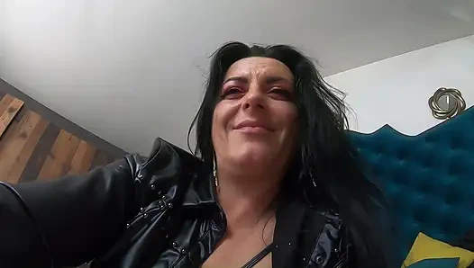 Horny MILF Dirty Talk. Pussy Worship, Toy Licking and Lesbian Fantasy