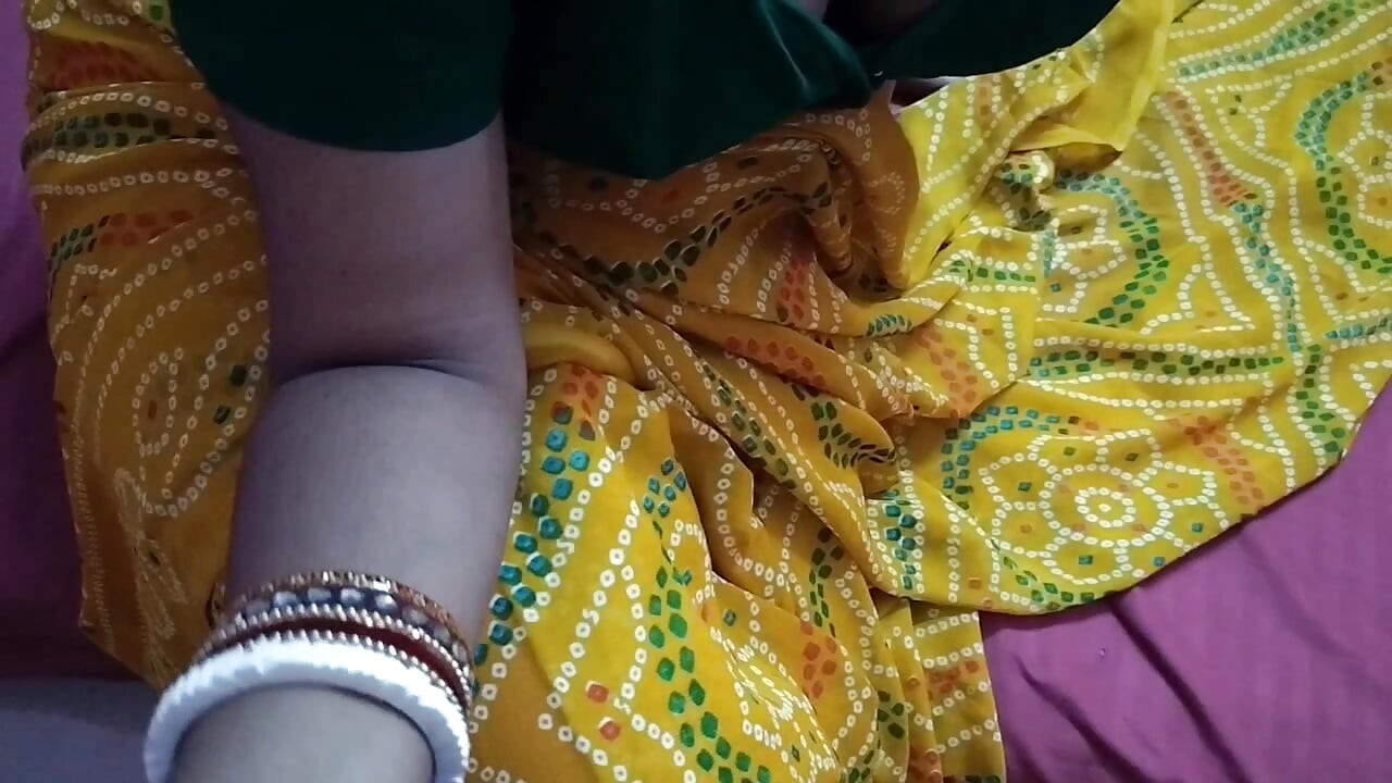 Landlord Aunty seduced a college boy to satisfy her desires