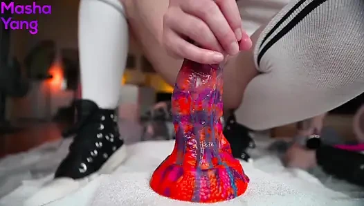 Yeni ejderha dildomu ilk kez götten deniyorum