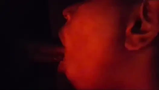 Mükemmel dudaklı kırmızı ışık özeline hoş geldiniz