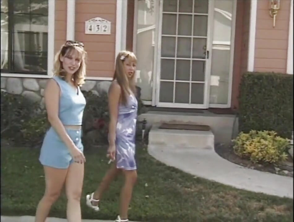 Two Young Vintage Lesbians Fucking with a Double Dildo