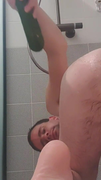 Captivating moment from "He plays with his anus for the spread with a zucchini at the hotel"