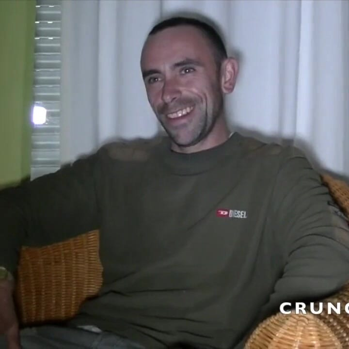 Branon futut fără prezervativ de prietenul său straigth