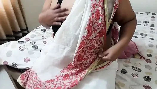 Indische sexy tante betrügt ehemann und hat sex mit nachbarin in indoors - mollige anal-hardcore