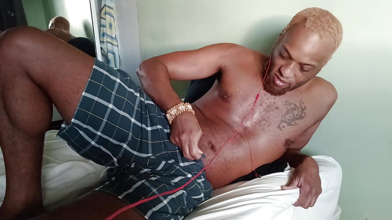 Kennie Jai Jerks off for Valentine's Day
