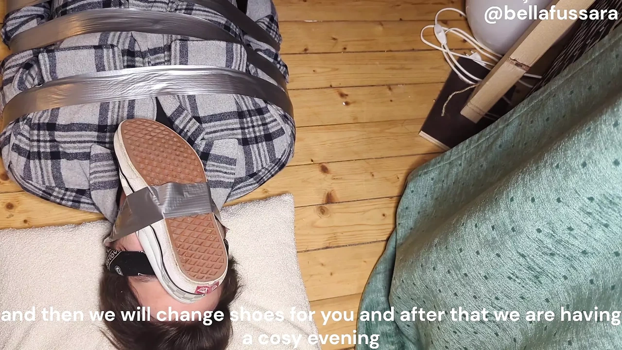 Footsmother Footsniffing和羞辱