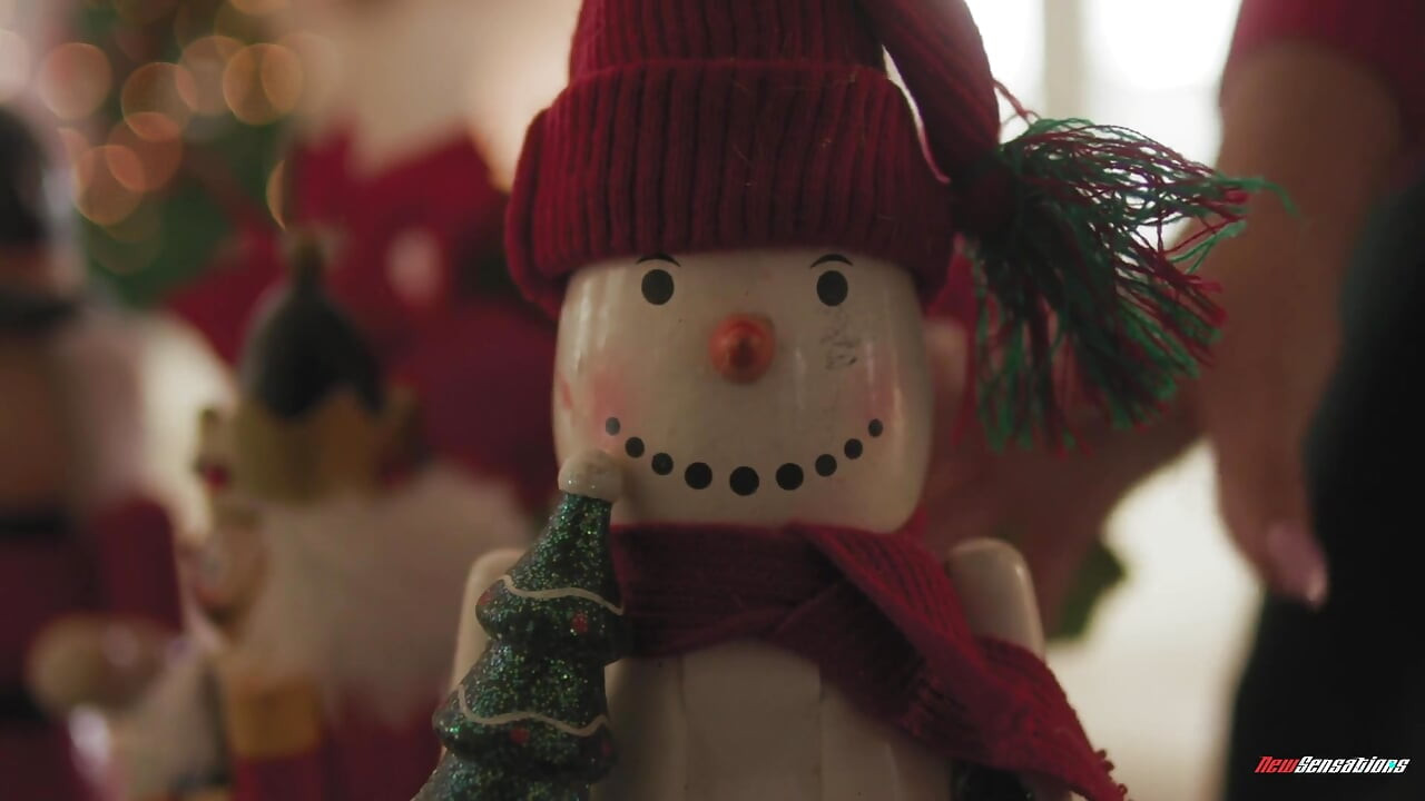 Teen Avery Cristy miluje nevlastní táty Hung Sváteční polevování