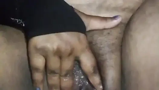 Моя киска дези лижет мою горячую киску Хво как моя черная киска дези нравится и комментировать, следую за мной, Расскажи мне как нравится моя киска