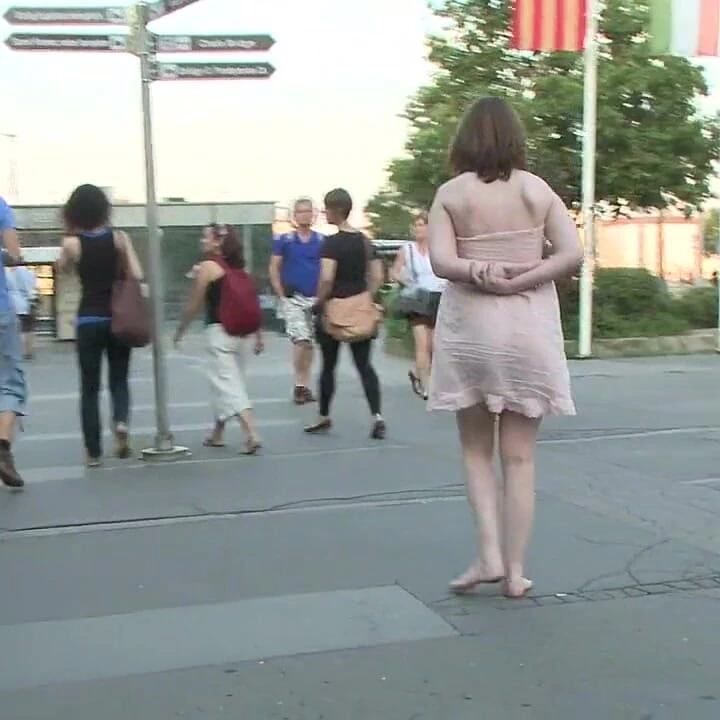 桑德拉·罗曼又回来了, 主宰了一个毫无戒心的英国奴隶!!!