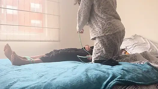 Bermain dengan tali untuk mendominasi kita