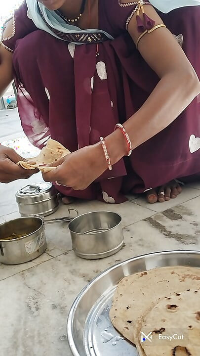 Desi hot Rajasthani bhabhi Pushpa devar ke liye tipin pack
