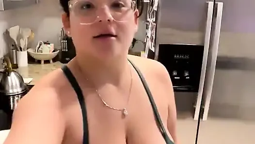 Live streaming bareng dani valentina
