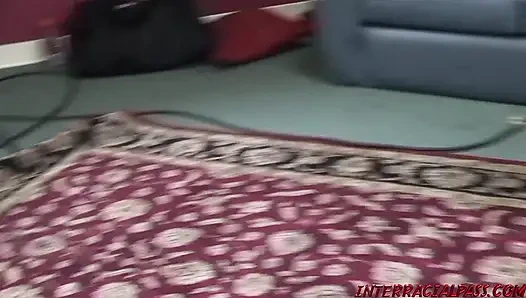 Mae blvd'de ve büyük zenci yarağıyla boşalmak için sabırsızlanıyor