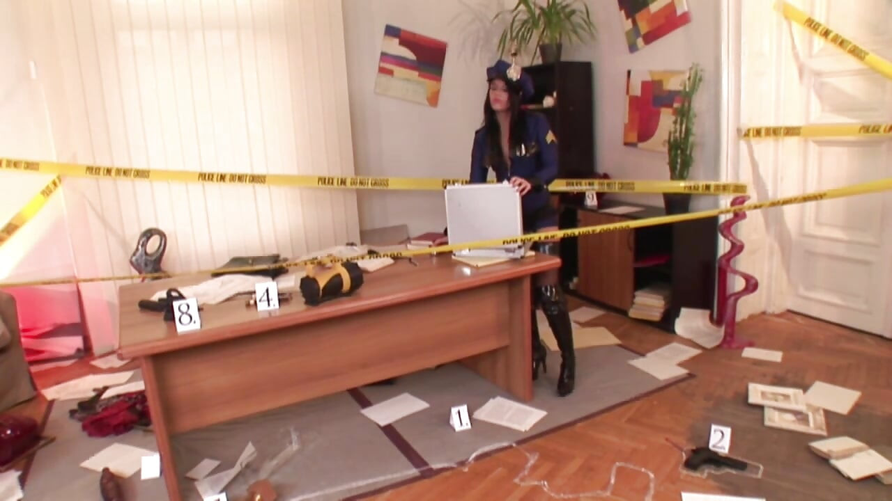 Sexy Policewoman in High Boots and Black Stockings Gets Ass Fucked