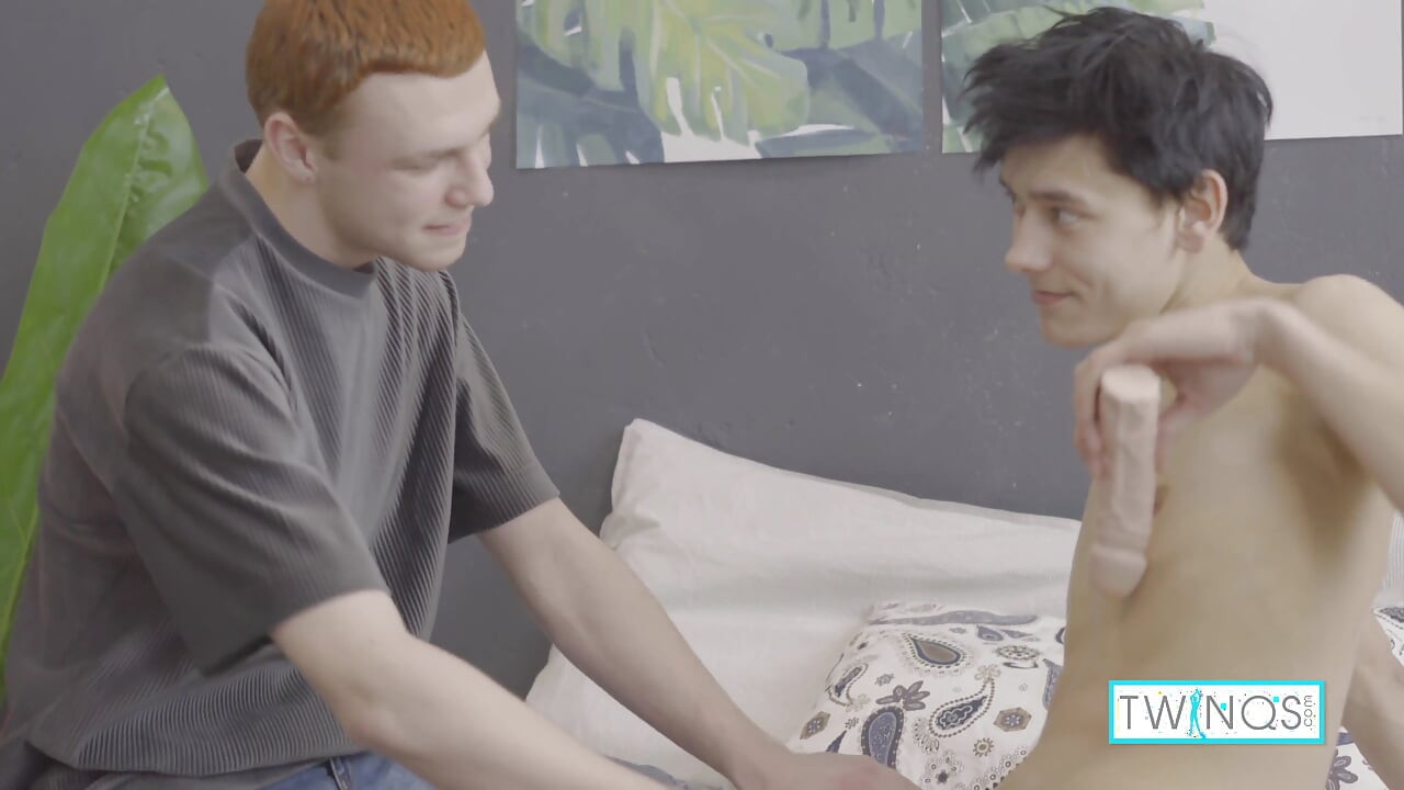 Skinny twink Logan gets hot creampie from redhead Michael!