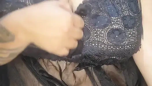 Sahabat saya menjadi sedikit sombong setelah menjadi model di depan kamera