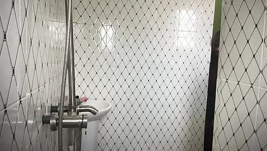 Semua dari mereka ingin bergiliran dengan memek sempitku