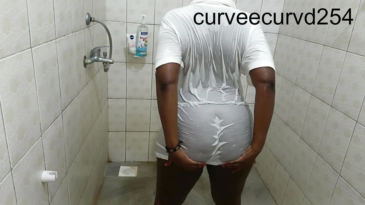 We Got Wet Twerked Sucked and Fucked: Bathroom Romance