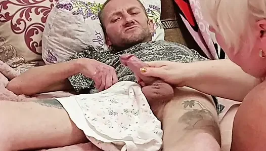 My neighbor helps me cum by giving me a blowjob