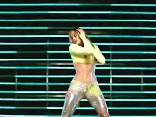 Jennifer Lopez balançando a bunda !!