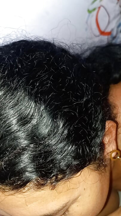चूसने वाली पत्नी को दूध पीना पसंद है