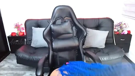 Dewi Biru Mengendarai Dan Meniduri Tenggorokannya Dengan Penis Putih