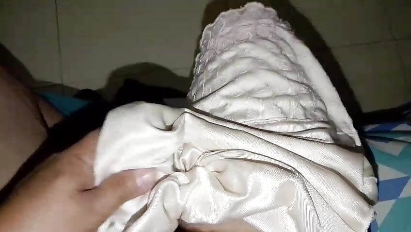 دست زدن با شورت های مادرزنم