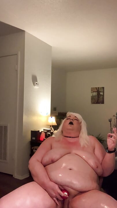 Schöne rauchenden stiefmutter