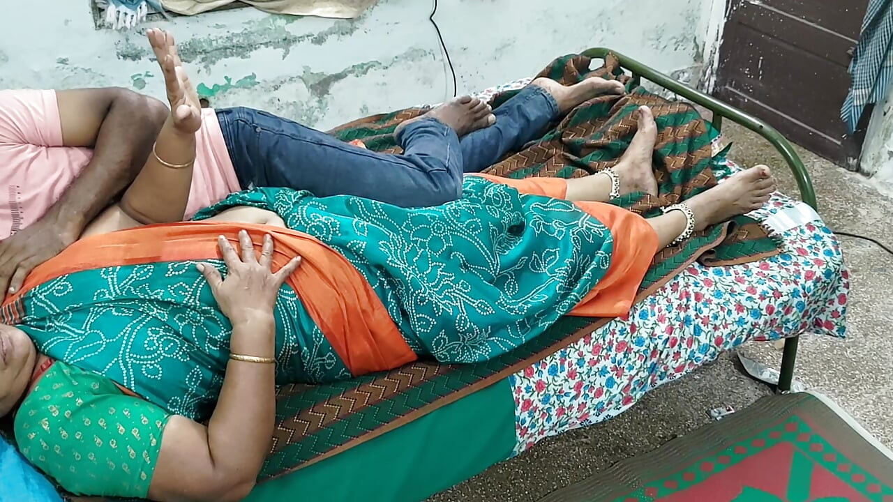 Step Sister and I Were Relaxing on the Bed When He Was Shocked to Think That I Suddenly Wanted to Have Sex with Him.