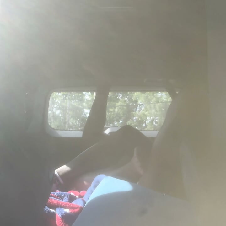Gros beau-père, un Dominicain à gros nichons suce et baise une grosse bite noire, partie 2